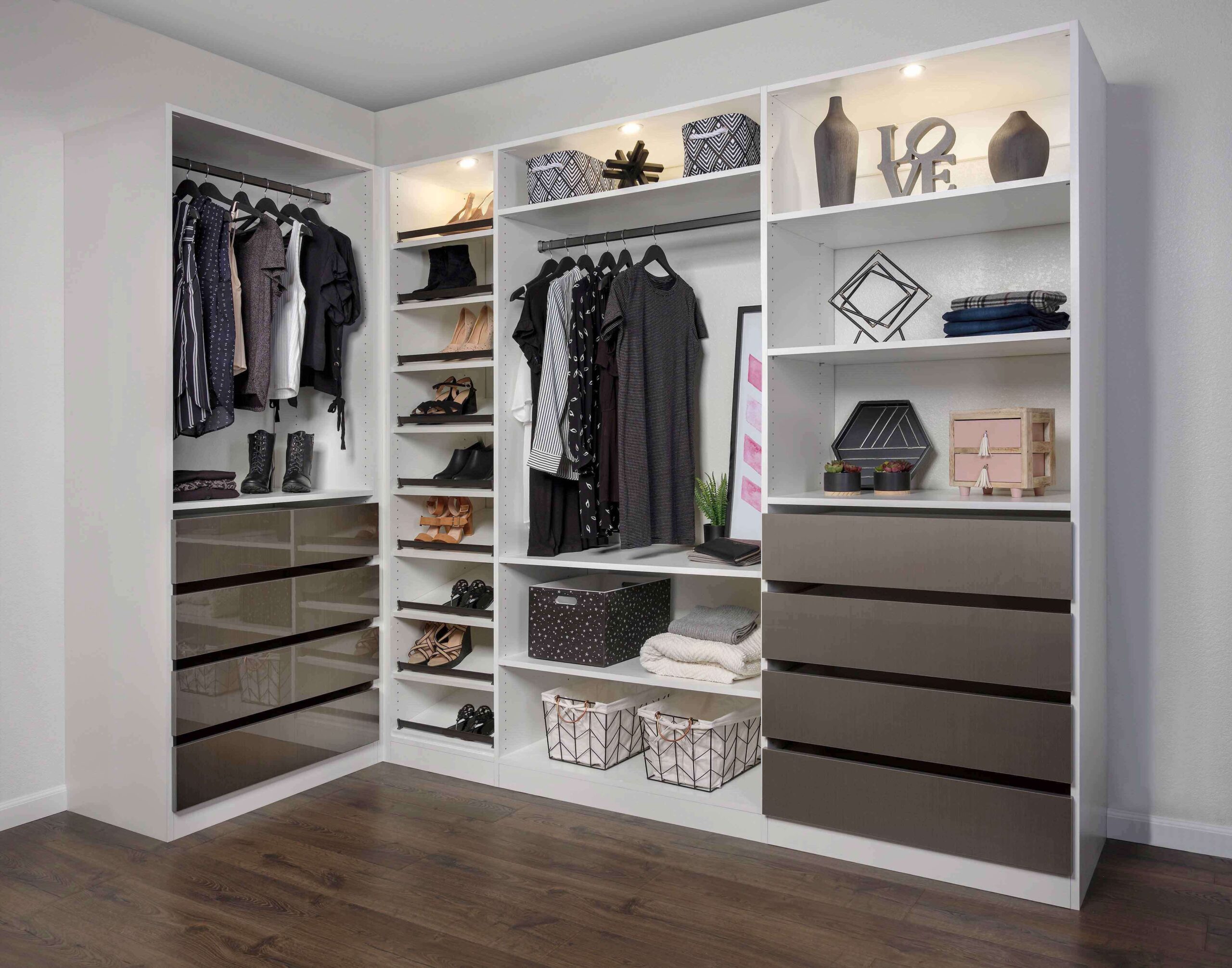 Reach-in Closets in Burbank
