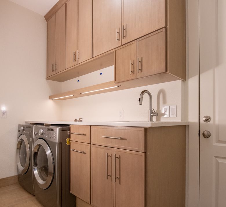 Laundry room cabinet and countertop design
